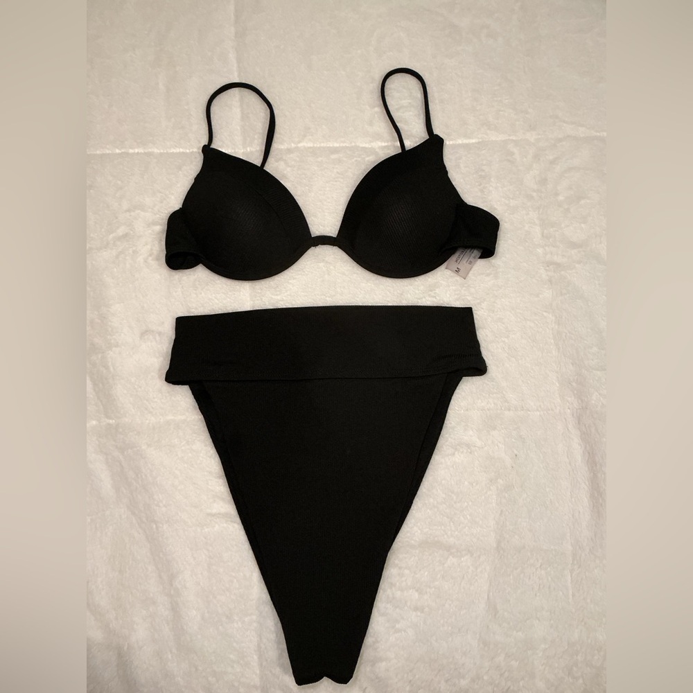 Beautiful bikini set - Picture 2 of 10